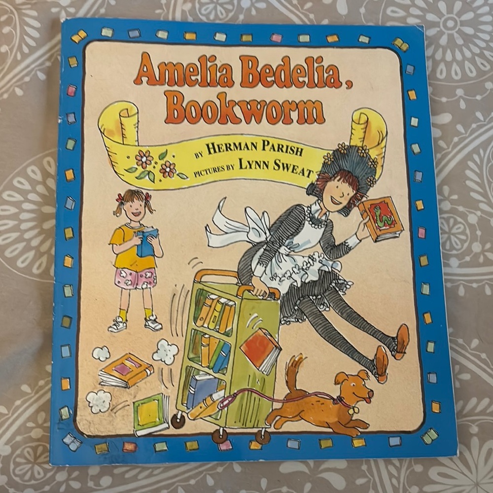 Amelia Bedelia Bookworm by Herman Parish
